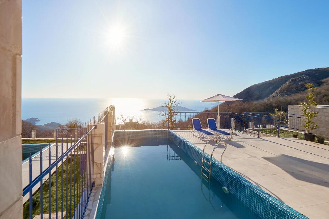 Sunbreeze Delux Vilas Budva Exterior photo