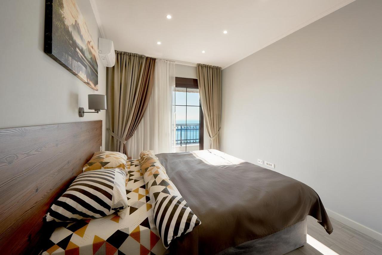 Sunbreeze Delux Vilas Budva Exterior photo