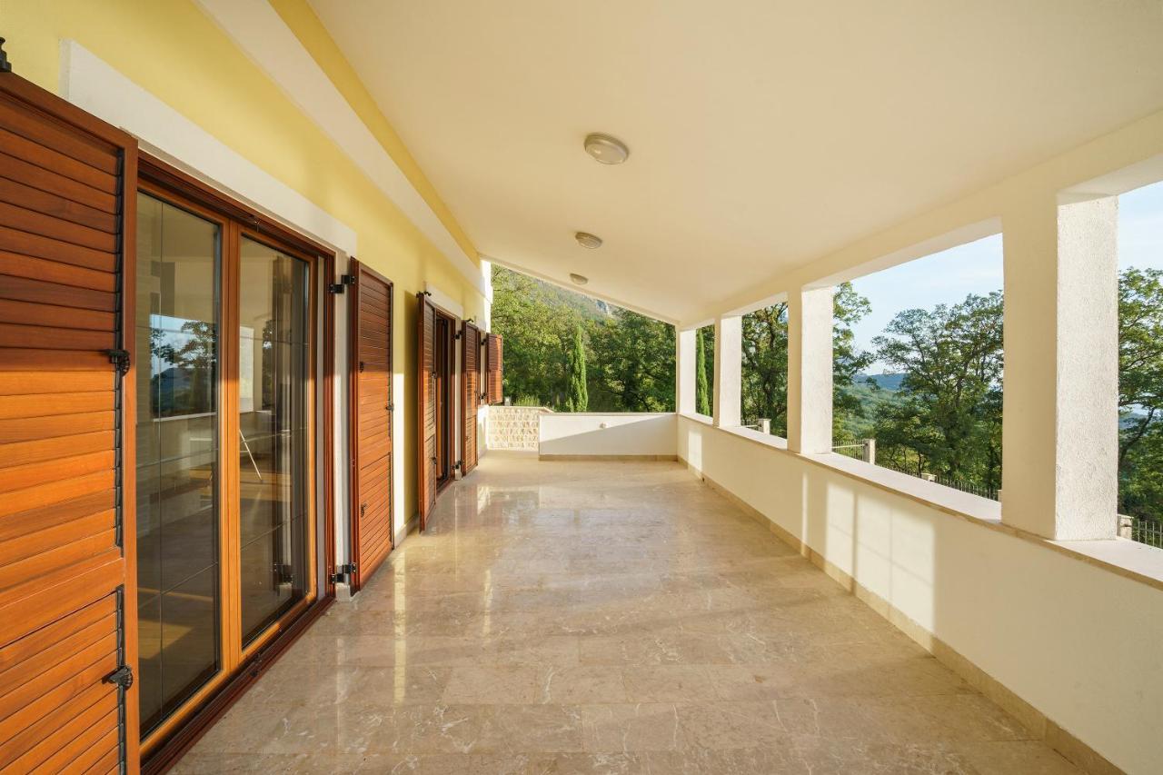Sunbreeze Delux Vilas Budva Exterior photo